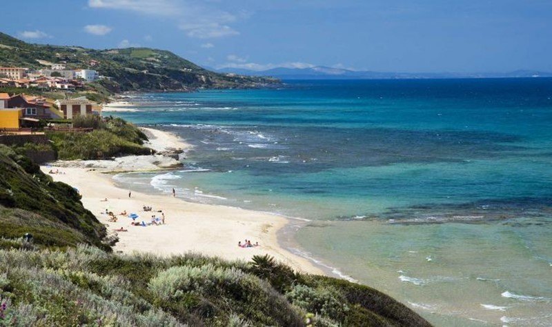 migliori-spiagge-castelsardo-lu-bagnu